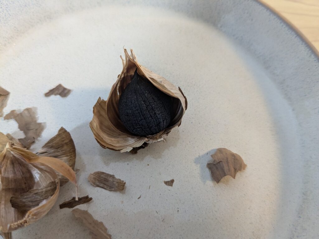 ダイソー 黒にんにく 黒丸